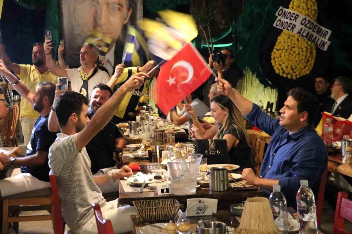 Fethiye’de Fenerbahçe Taraftarları 19 Temmuz’u Kutladı