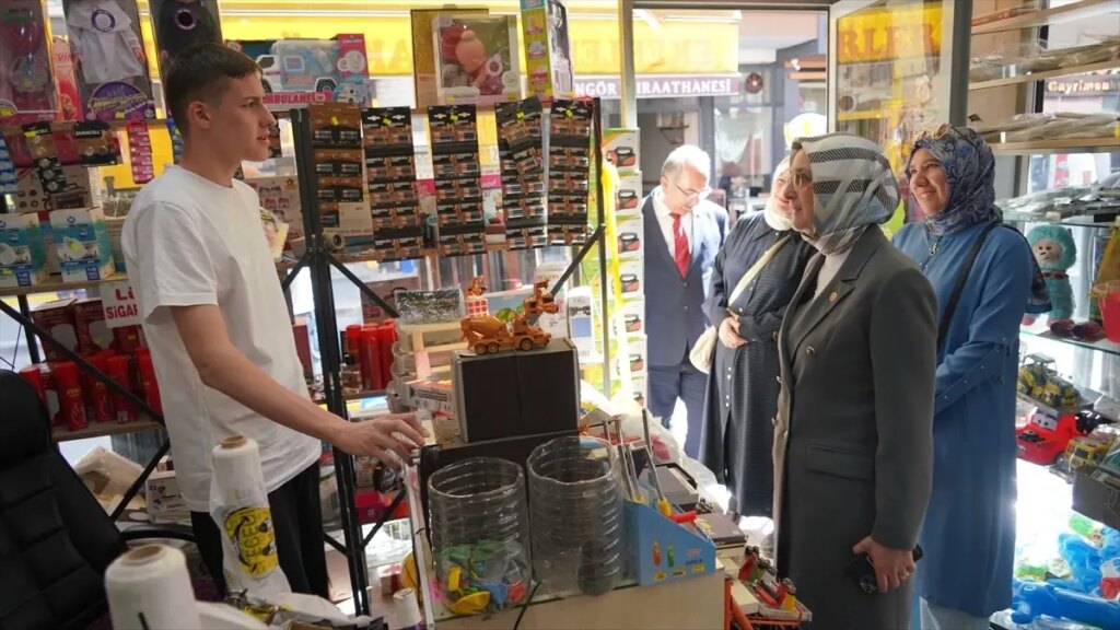 ak parti ankara milletvekili lutfiye selva camdan polatliya ziyaret A8RTSpxx