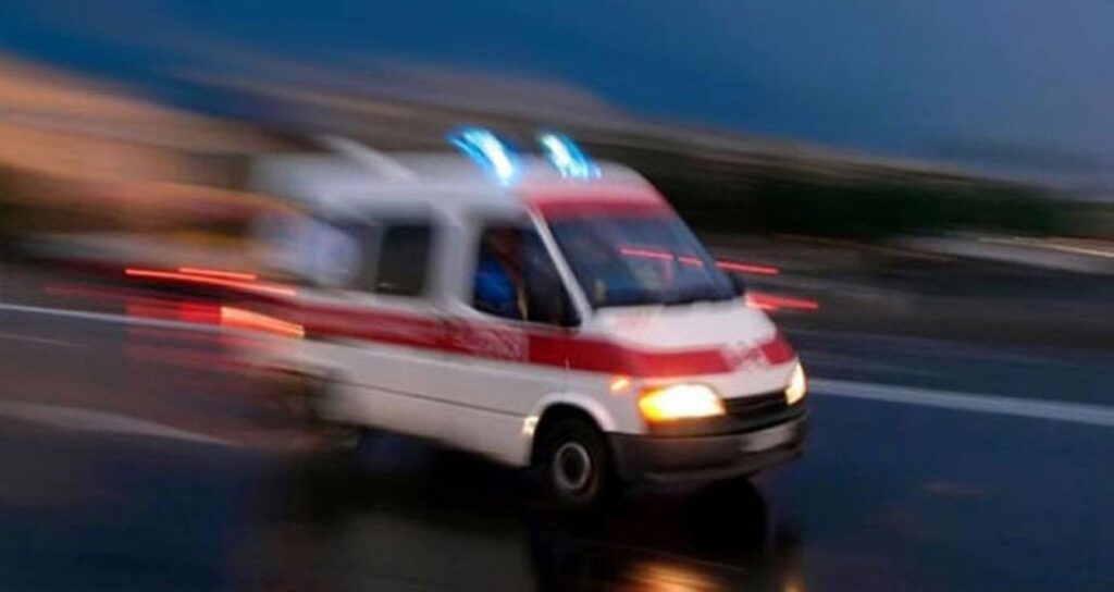 karsiya gecmek isteyen kucuk kiz hayatini kaybetti FbCNIkTT