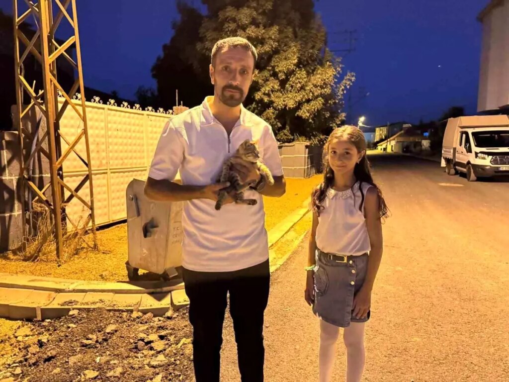 12 yasindaki kizin duyarliligiyla yarali kedi kurtarildi 5ZI5LhFO