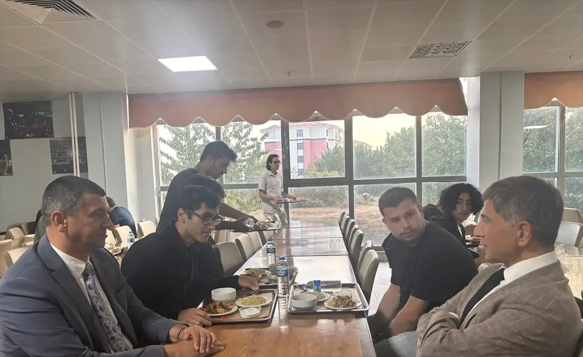 corlu kaymakami ogrenci yurdunu ziyaret etti 1nINQULT