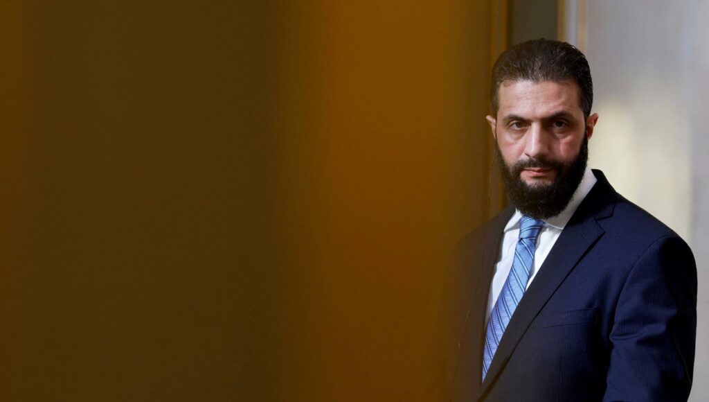 suriye lideri sara esinin mezuniyet torenine katildi rJcxzvmR