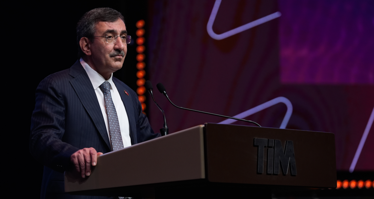 cumhurbaskani yardimcisi cevdet yilmaz ekonomik soguk savasin icindeyiz turkiye kararlilikla yoluna devam ediyor jdgKYqNm