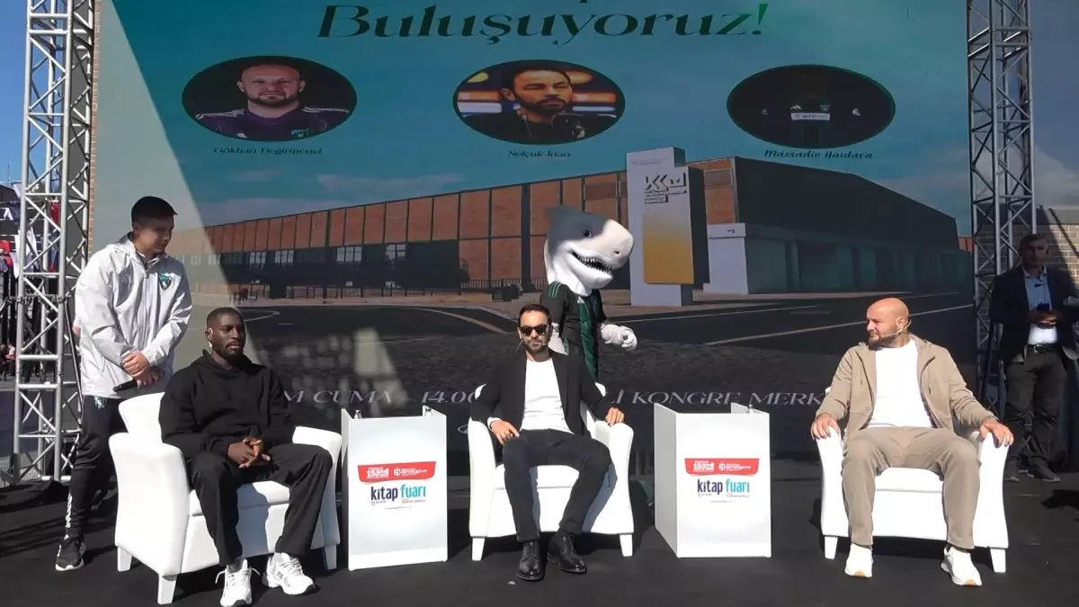 kocaelispor kitap fuarinda taraftarlariyla bulustu 5ICBdQcY