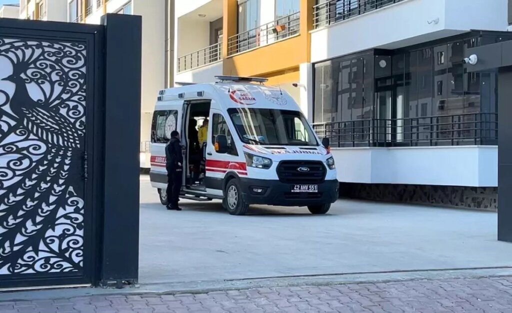 konyada tabancayla oynayan kisi yaralandi VRkC73lN.jpg