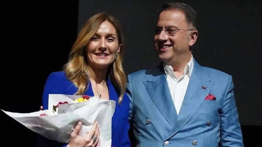 murat calik hayat arkadasim zehra ile evlilik yil donumumuz 207 gundur ayri dusmus olsak da kalbim her an sizinle seninle ve evlatlarimizla mjZsz7kg