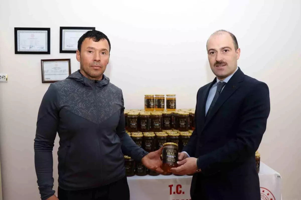 organik bal ureticisinden ihtiyac sahiplerine bagis WlkBQ29j.jpg