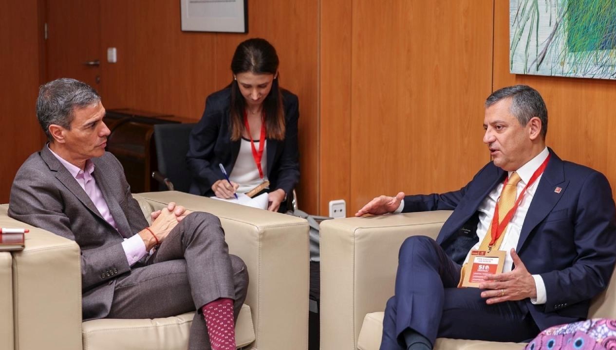 ozgur ozel ispanya basbakani sanchez ile gorustu 9X7yzndU