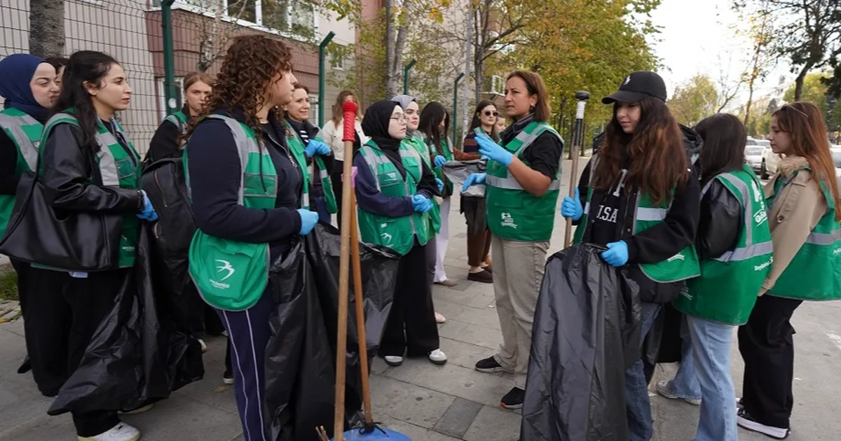 istanbul beylikduzunde genclerden cevre mesaji jwMzZJZQ.webp