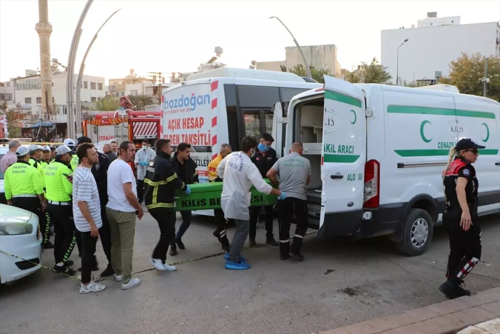 kiliste halk otobusu kadina carpti 9qllYFnE.jpg