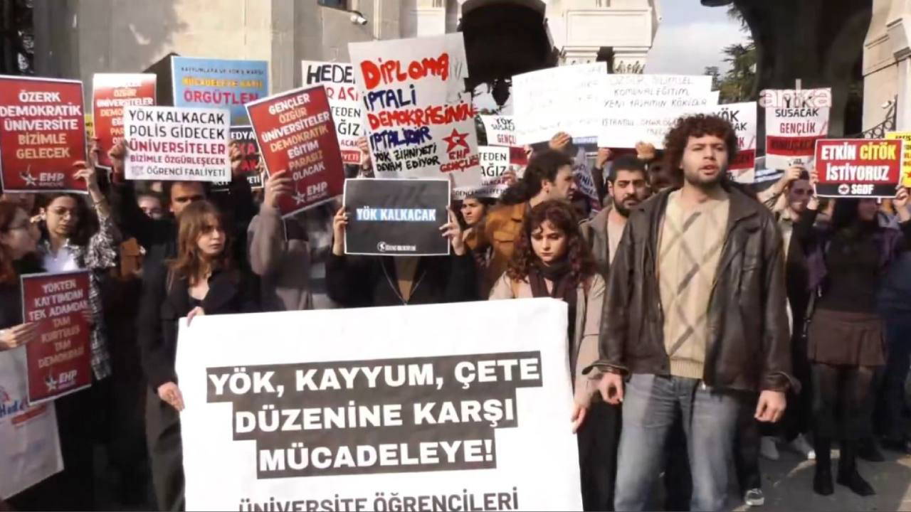 universite ogrencilerinden beyazit meydaninda yok protestosu FlZe7T19.jpg