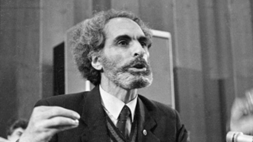 Efruz Elçibey: Bizde ihanet olmaz