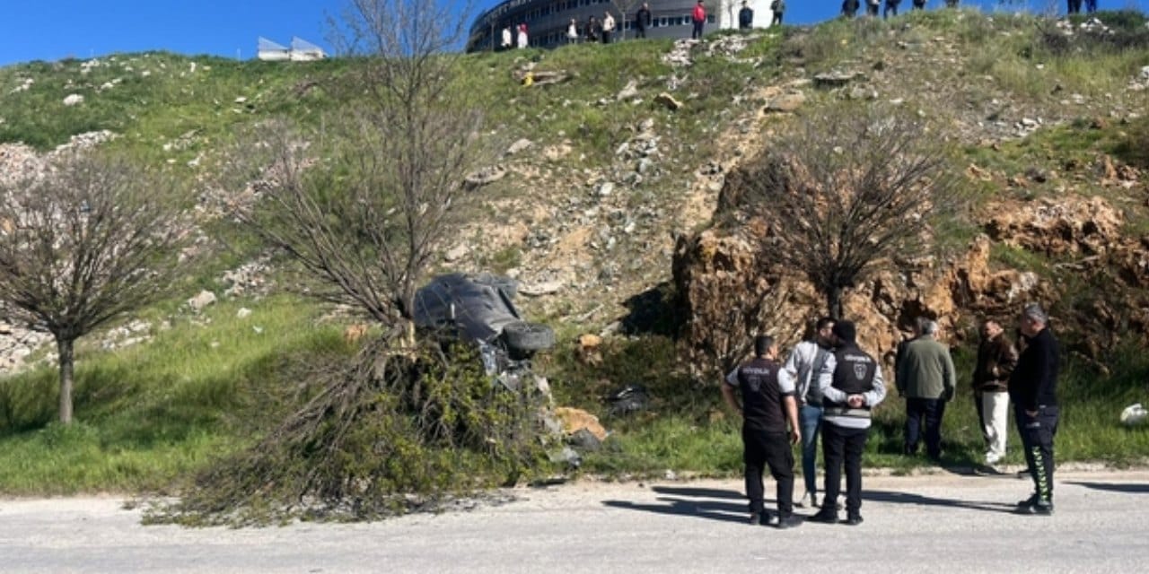 El Freni Çekilmeyen Araç Şarampole Uçtu: Kaza Anları