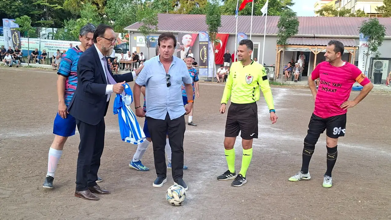 Türk futbolunun efsane isimleri Yüce Spor Veteranlar Turnuvası’nda buluştu Haber gorseli